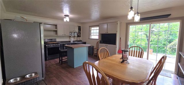 27 & 31 Elich Rd, Burgettstown, PA 15021