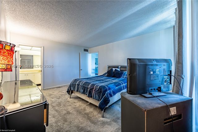3301 NW 47th Ter 403, Lauderdale Lakes, FL 33319