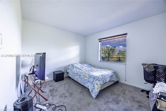 3301 NW 47th Ter 403, Lauderdale Lakes, FL 33319