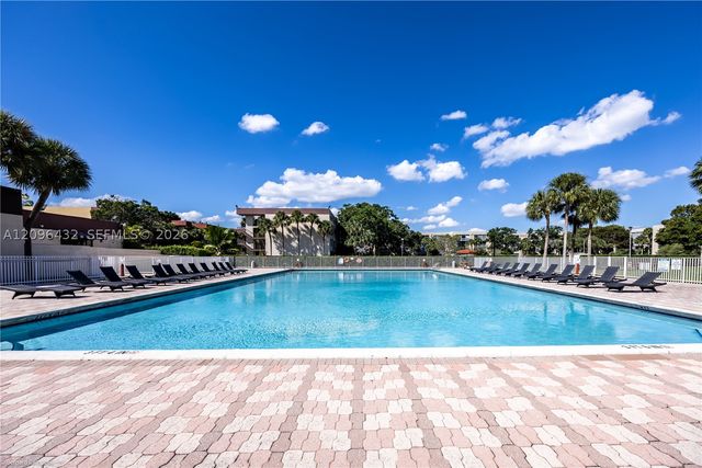 3301 NW 47th Ter 403, Lauderdale Lakes, FL 33319