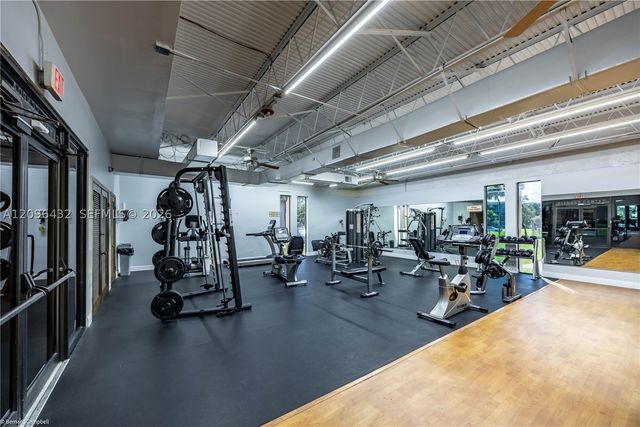 3301 NW 47th Ter 403, Lauderdale Lakes, FL 33319