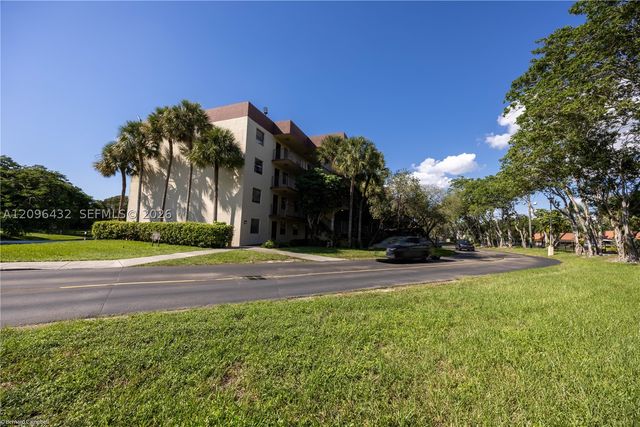 3301 NW 47th Ter 403, Lauderdale Lakes, FL 33319