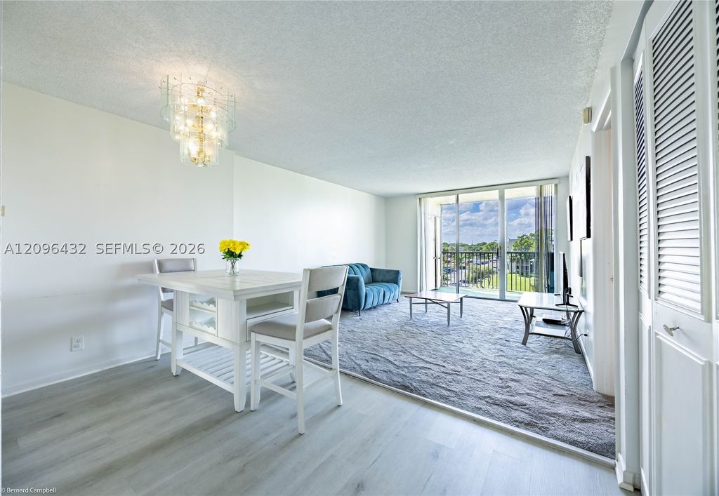 3301 NW 47th Ter 403, Lauderdale Lakes, FL 33319