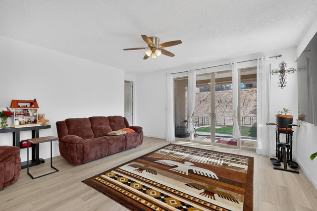 1445 Valle De Colores Street NW, Los Lunas, NM 87031