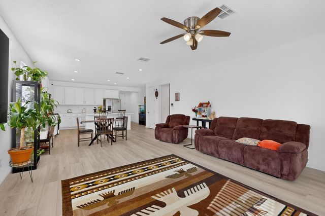 1445 Valle De Colores Street NW, Los Lunas, NM 87031