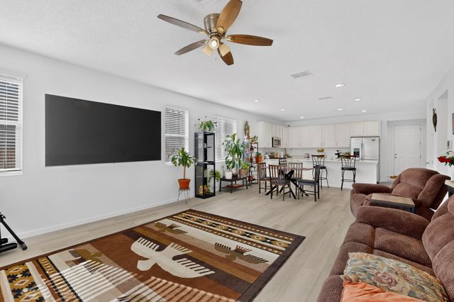 1445 Valle De Colores Street NW, Los Lunas, NM 87031