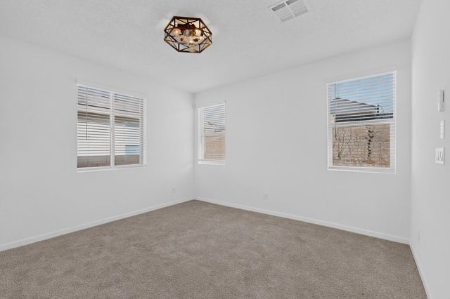 1445 Valle De Colores Street NW, Los Lunas, NM 87031