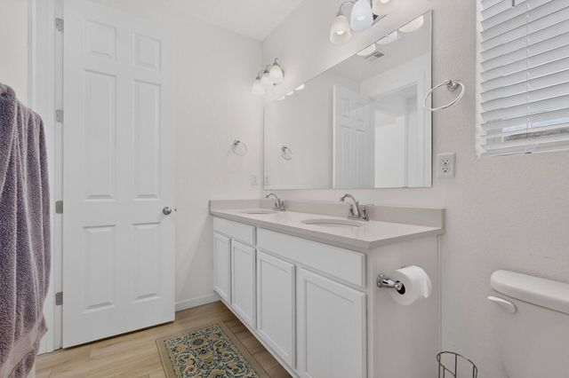 1445 Valle De Colores Street NW, Los Lunas, NM 87031