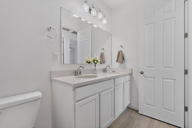 1445 Valle De Colores Street NW, Los Lunas, NM 87031