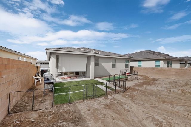 1445 Valle De Colores Street NW, Los Lunas, NM 87031