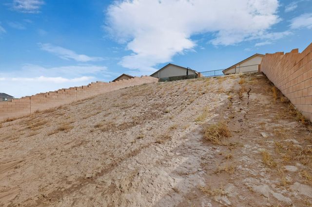 1445 Valle De Colores Street NW, Los Lunas, NM 87031