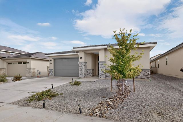 1445 Valle De Colores Street NW, Los Lunas, NM 87031