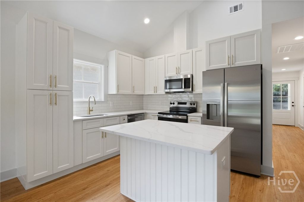 Image 19 of property listing at 1916 Delaware Street, Savannah, GA 31404