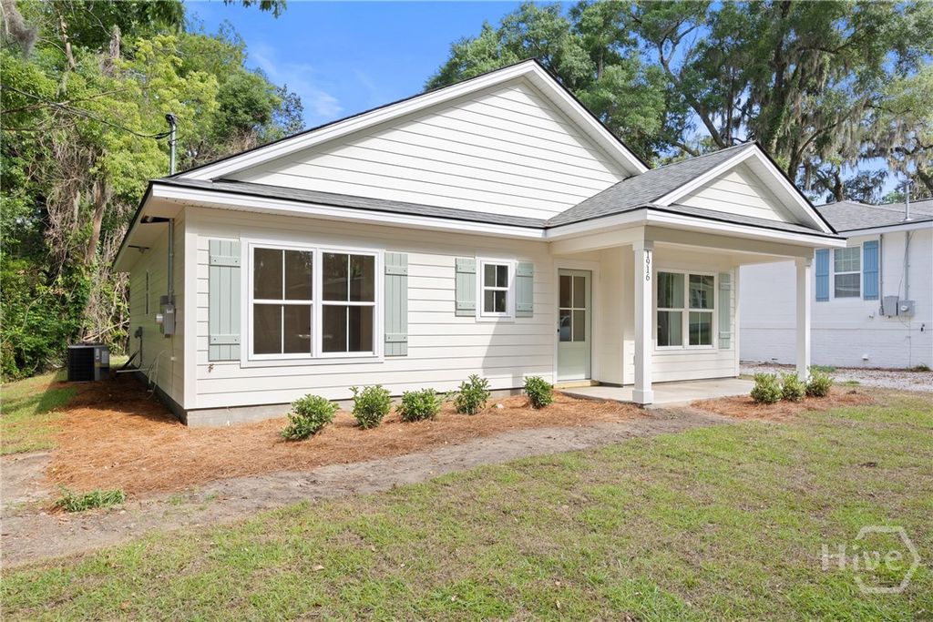 Image 2 of property listing at 1916 Delaware Street, Savannah, GA 31404