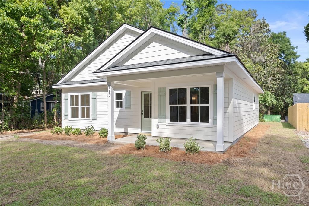 Image 3 of property listing at 1916 Delaware Street, Savannah, GA 31404