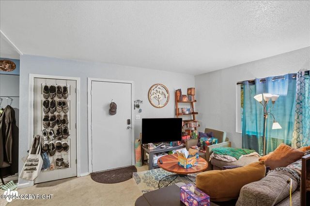 740 N Bragaw Street, Anchorage, AK 99508