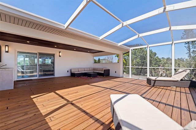 322 80TH AVENUE NE, St Petersburg, FL 33702