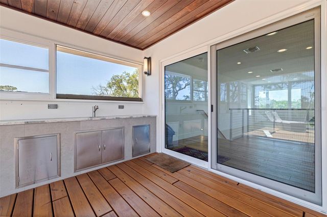 322 80TH AVENUE NE, St Petersburg, FL 33702