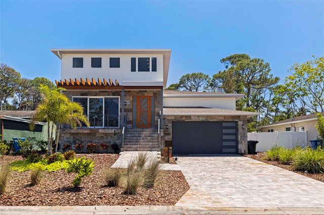 322 80TH AVENUE NE, St Petersburg, FL 33702