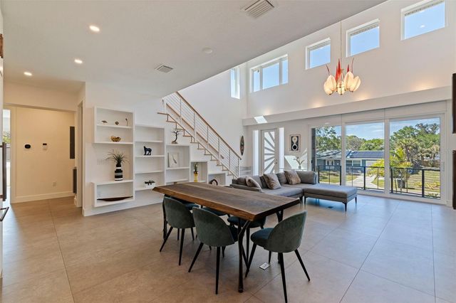 322 80TH AVENUE NE, St Petersburg, FL 33702