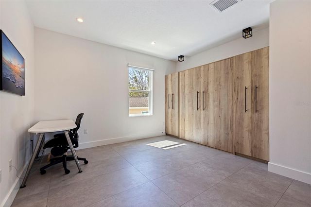 322 80TH AVENUE NE, St Petersburg, FL 33702