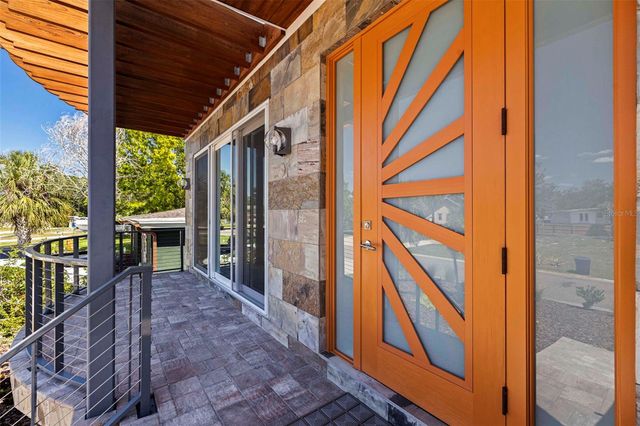 322 80TH AVENUE NE, St Petersburg, FL 33702