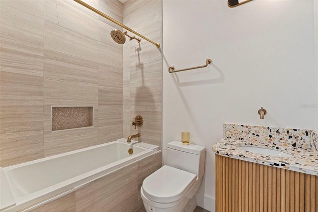 322 80TH AVENUE NE, St Petersburg, FL 33702