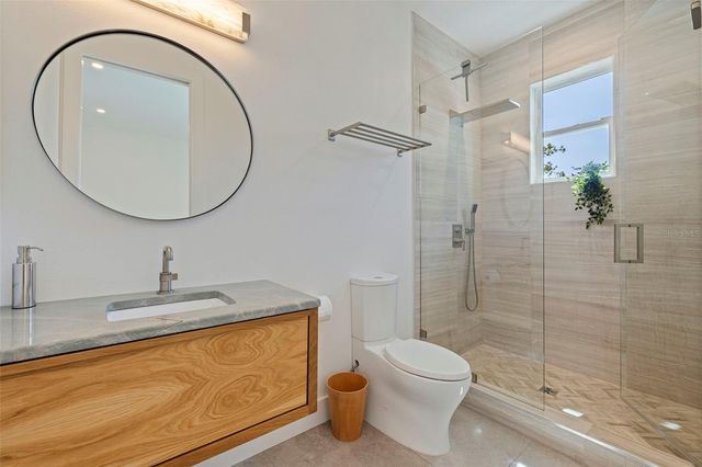 322 80TH AVENUE NE, St Petersburg, FL 33702