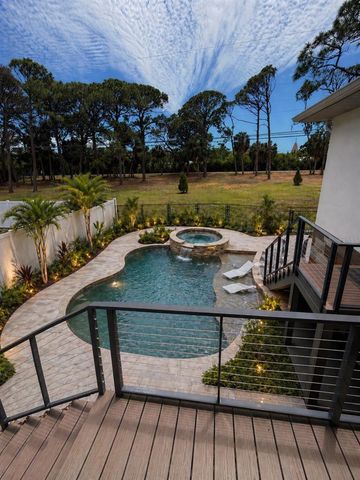 322 80TH AVENUE NE, St Petersburg, FL 33702