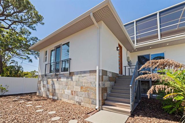 322 80TH AVENUE NE, St Petersburg, FL 33702