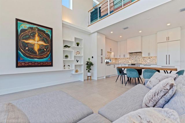 322 80TH AVENUE NE, St Petersburg, FL 33702