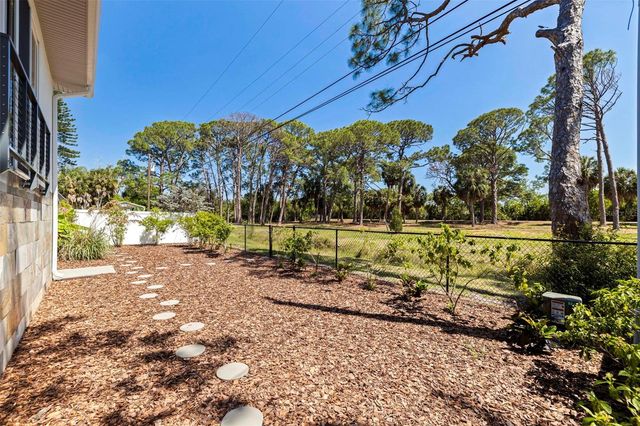 322 80TH AVENUE NE, St Petersburg, FL 33702