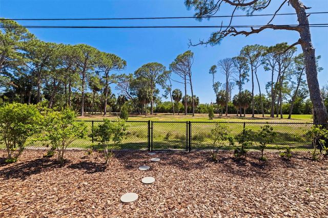 322 80TH AVENUE NE, St Petersburg, FL 33702