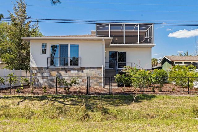 322 80TH AVENUE NE, St Petersburg, FL 33702