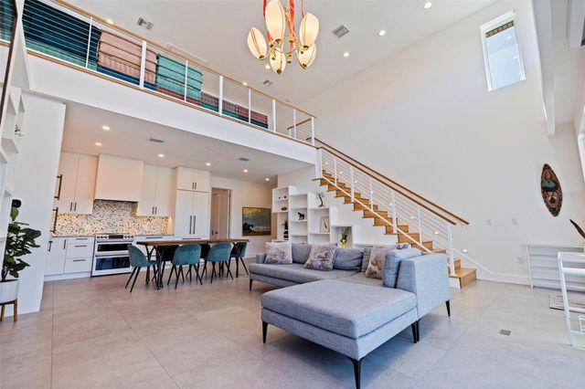 322 80TH AVENUE NE, St Petersburg, FL 33702