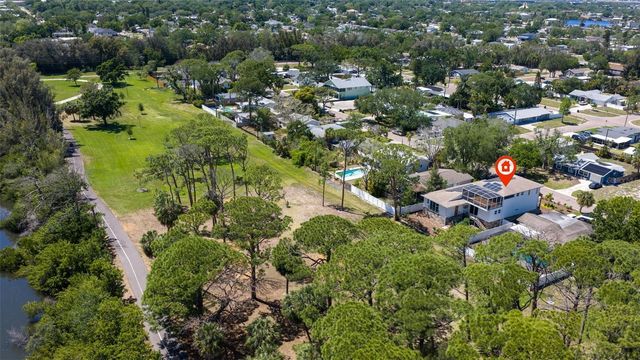 322 80TH AVENUE NE, St Petersburg, FL 33702