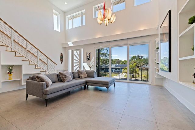 322 80TH AVENUE NE, St Petersburg, FL 33702