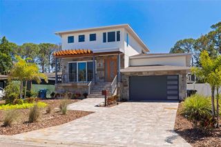 322 80TH AVENUE NE, St Petersburg, FL 33702