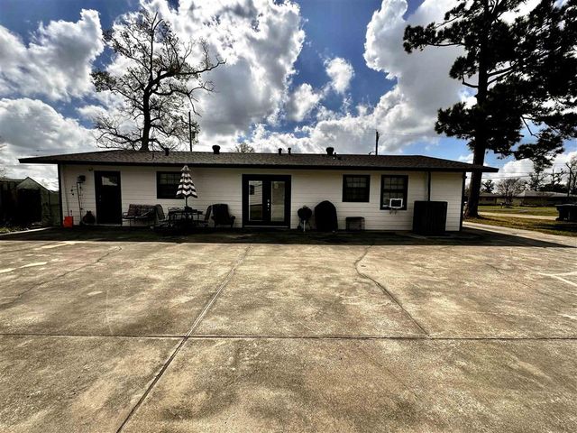 209 W Lee, Sulphur, LA 70663