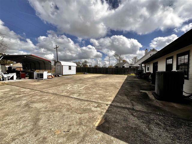 209 W Lee, Sulphur, LA 70663