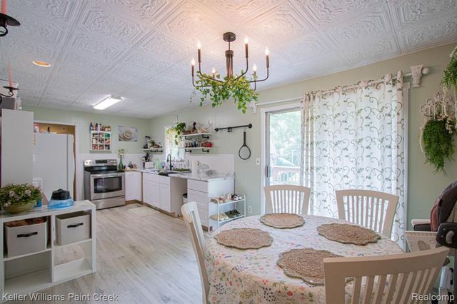 2334 S Term Street, Burton, MI 48519