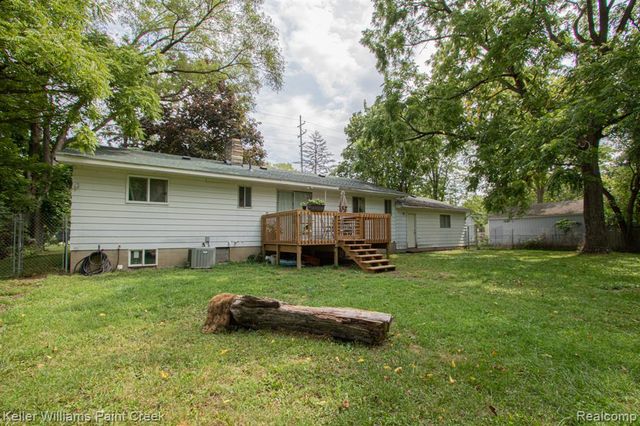 2334 S Term Street, Burton, MI 48519