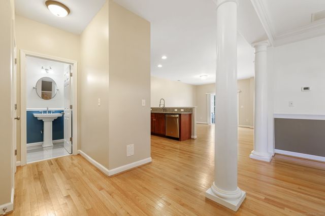 38 Brighton Park Way 38, Bloomfield, CT 06002