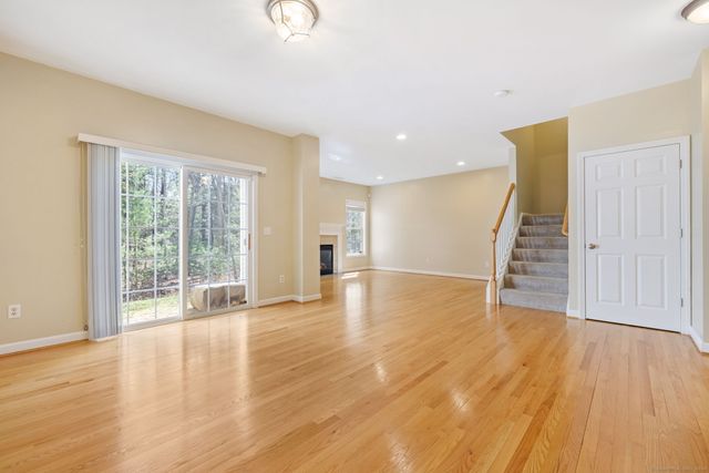 38 Brighton Park Way 38, Bloomfield, CT 06002