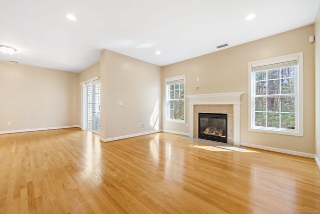 38 Brighton Park Way 38, Bloomfield, CT 06002