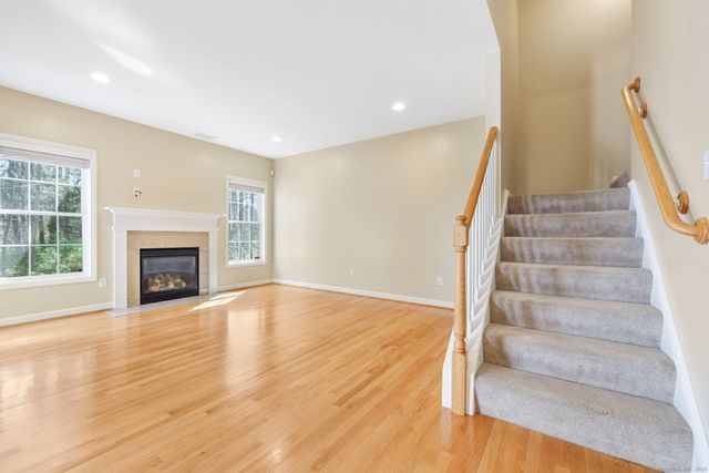 38 Brighton Park Way 38, Bloomfield, CT 06002