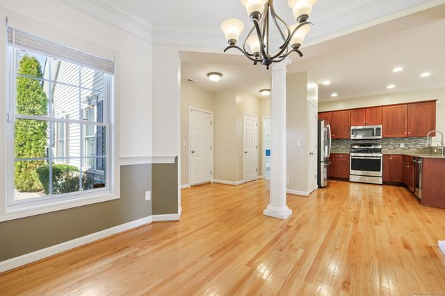 38 Brighton Park Way 38, Bloomfield, CT 06002