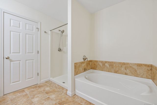 38 Brighton Park Way 38, Bloomfield, CT 06002