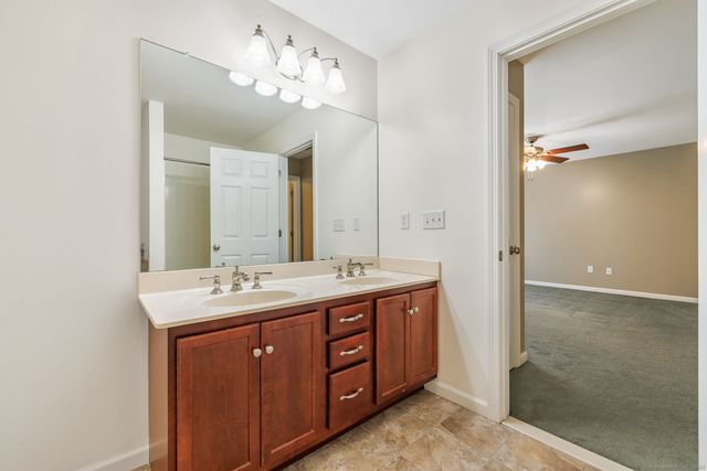 38 Brighton Park Way 38, Bloomfield, CT 06002