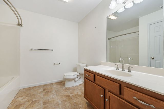 38 Brighton Park Way 38, Bloomfield, CT 06002